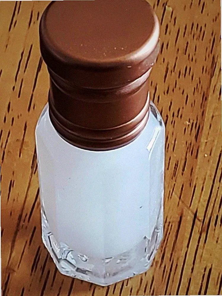 Musk Tahara - 6ml, Thick Oil Perfume Quality White Musk Powdery Silky Unisex