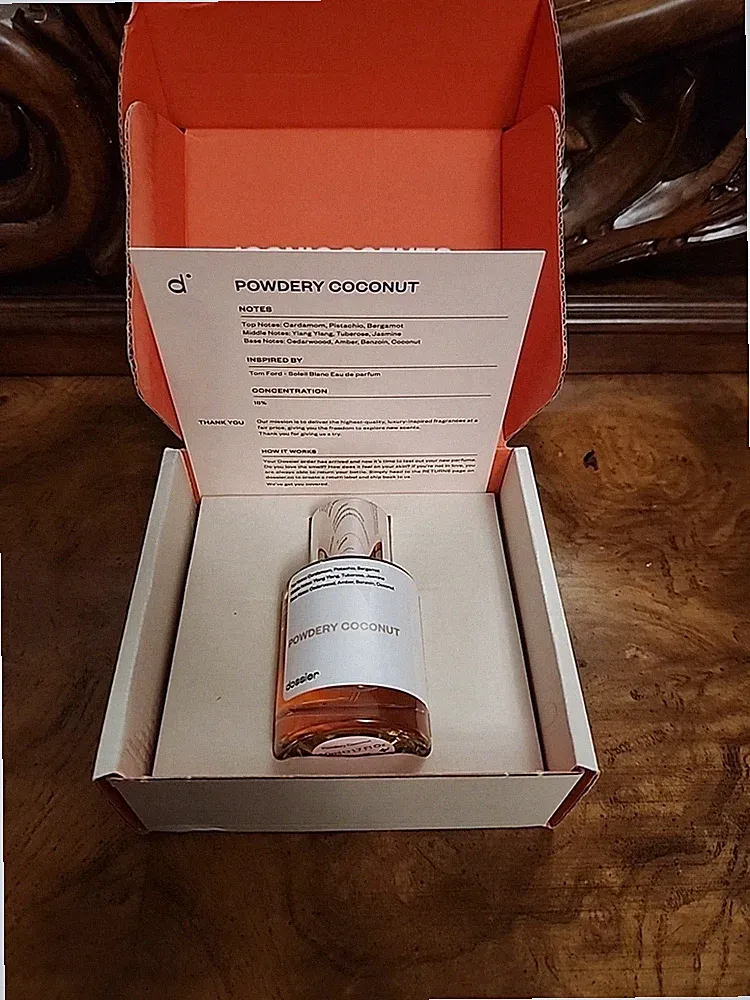 POWDERY COCONUT perfume unisex mens / womans fragrance Soleil Blanc EDP Dossie